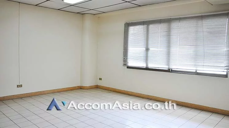 6  Office Space For Rent in Ratchadaphisek ,Bangkok MRT Sutthisan AA14498